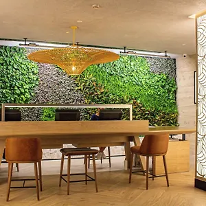Отель Ibis World Trade Centre